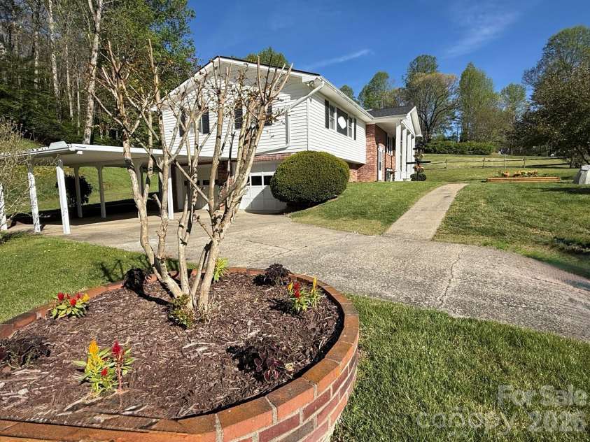 1482 Island Ford Road, Brevard, NC 28712.  MLS# CAR4366891, YatesRealty ID 16887. 