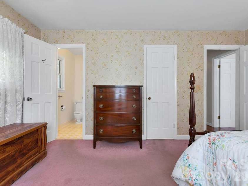1482 Island Ford Road, Brevard, NC 28712.  MLS# CAR4366891, YatesRealty ID 16887. Primary to Bath