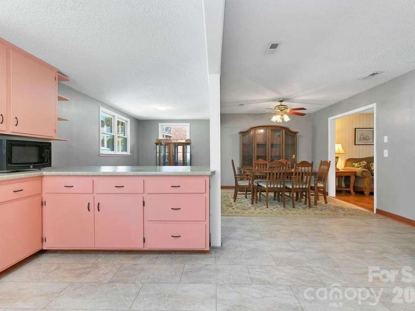1482 Island Ford Road, Brevard, NC 28712.  MLS# CAR4366891, YatesRealty ID 16887. Spacious Kitchen