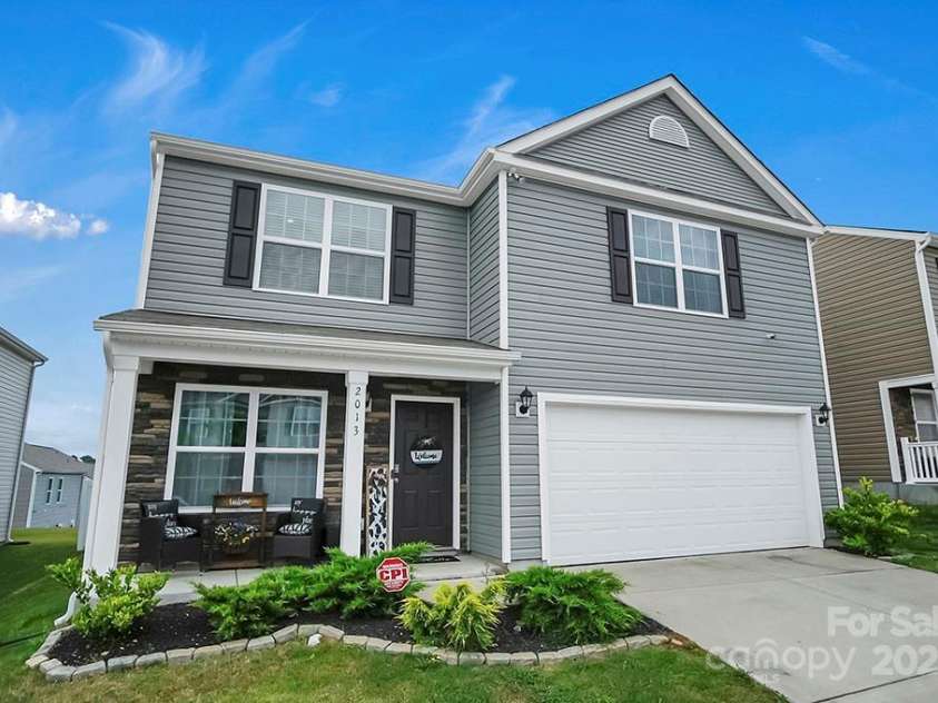 2013 Eastway Drive, Dallas, NC 28034.  MLS# CAR4265689, YatesRealty ID 16887. 