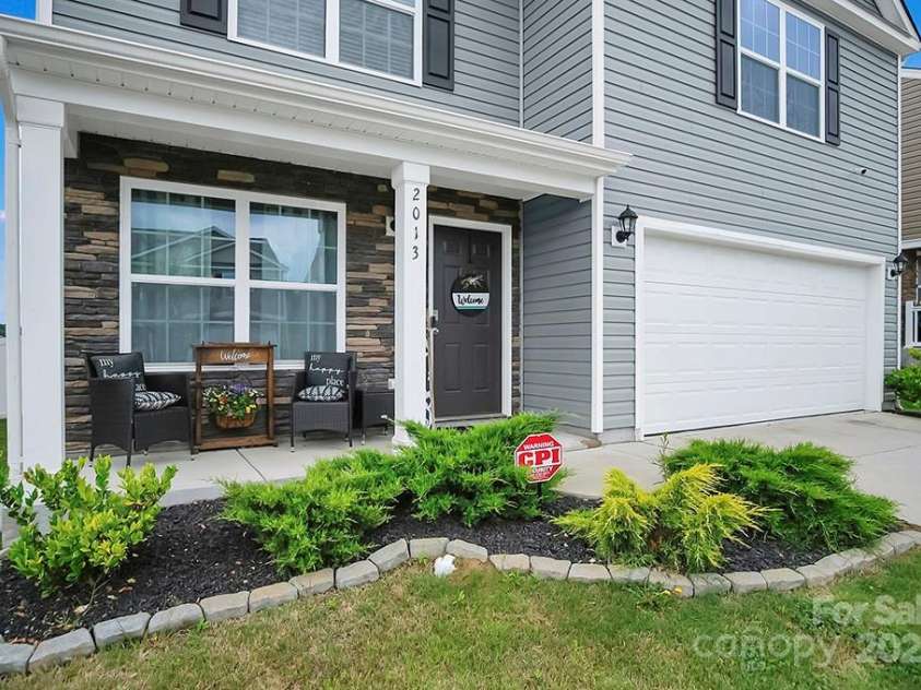 2013 Eastway Drive, Dallas, NC 28034.  MLS# CAR4265689, YatesRealty ID 16887. 