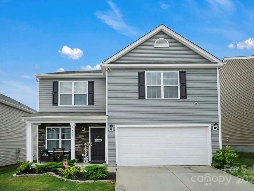 2013 Eastway Drive, Dallas, NC 28034.  MLS# CAR4265689, YatesRealty ID 16887. 