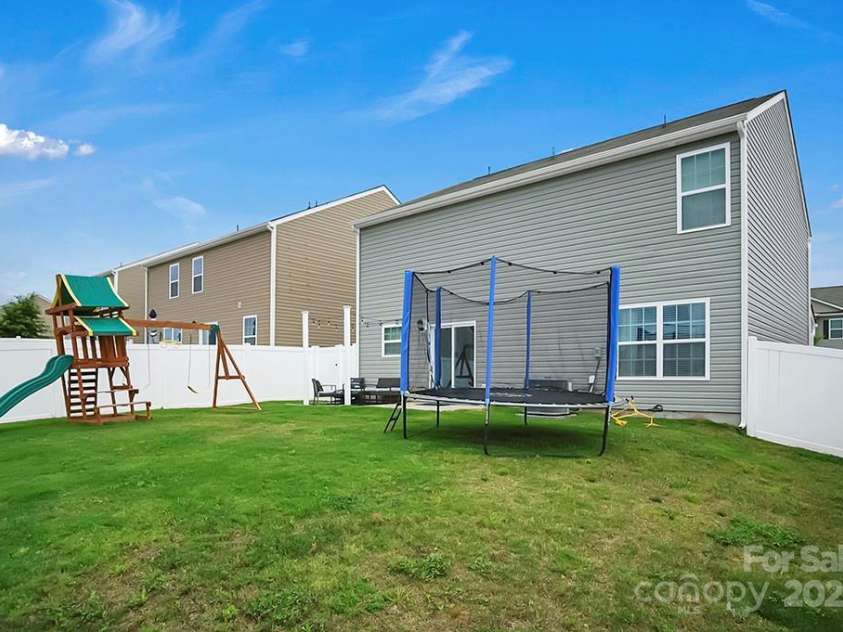 2013 Eastway Drive, Dallas, NC 28034.  MLS# CAR4265689, YatesRealty ID 16887. 