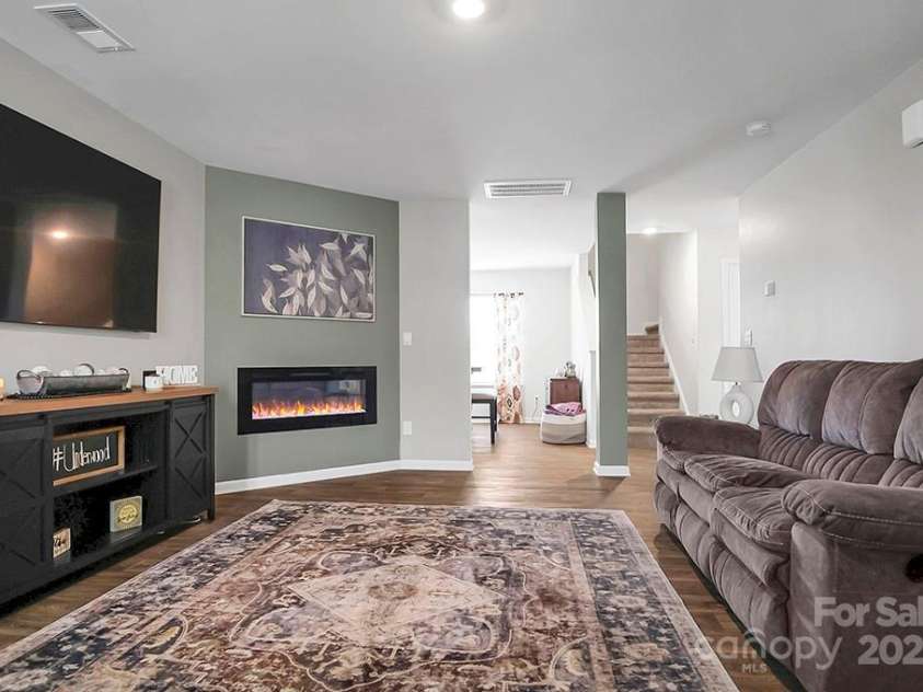 2013 Eastway Drive, Dallas, NC 28034.  MLS# CAR4265689, YatesRealty ID 16887. 