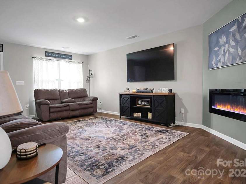 2013 Eastway Drive, Dallas, NC 28034.  MLS# CAR4265689, YatesRealty ID 16887. 