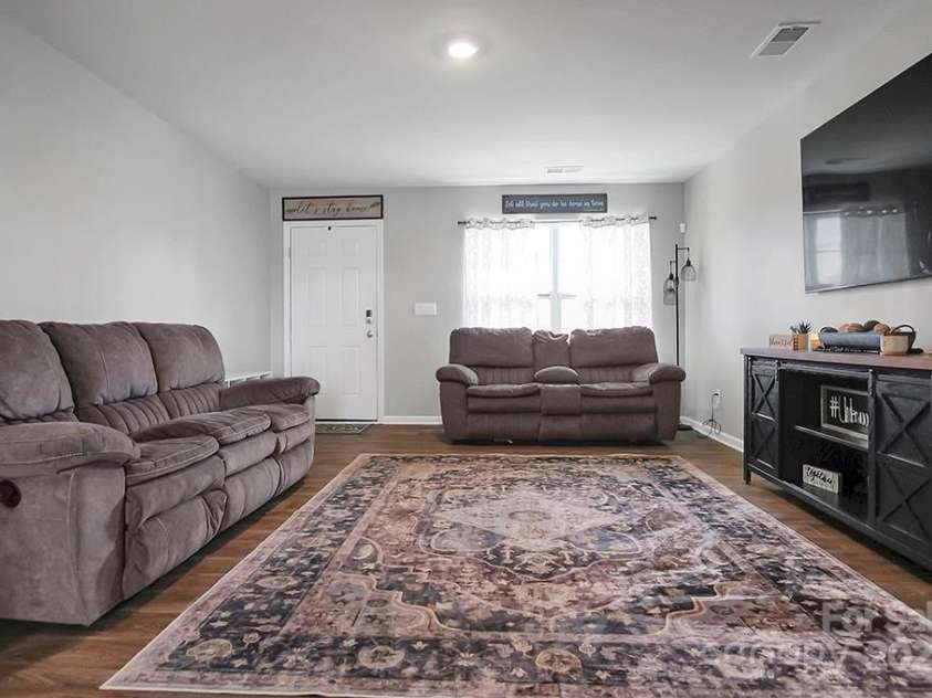 2013 Eastway Drive, Dallas, NC 28034.  MLS# CAR4265689, YatesRealty ID 16887. 