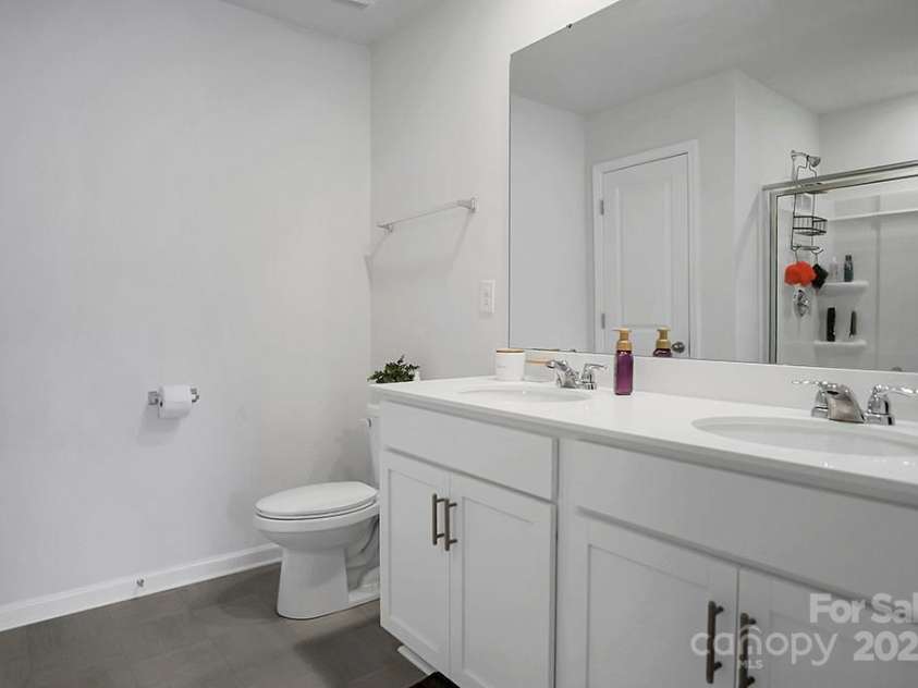 2013 Eastway Drive, Dallas, NC 28034.  MLS# CAR4265689, YatesRealty ID 16887. 