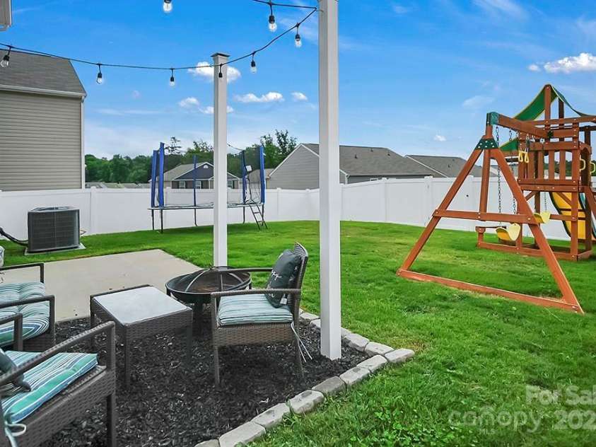 2013 Eastway Drive, Dallas, NC 28034.  MLS# CAR4265689, YatesRealty ID 16887. 