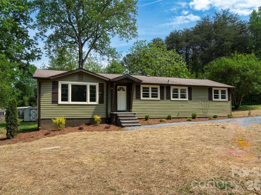 435 Mahaffey Drive, Salisbury, NC 28146.  MLS# CAR4370943, YatesRealty ID 16888. 