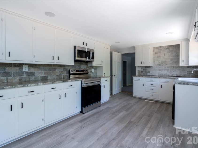 435 Mahaffey Drive, Salisbury, NC 28146.  MLS# CAR4370943, YatesRealty ID 16888. 