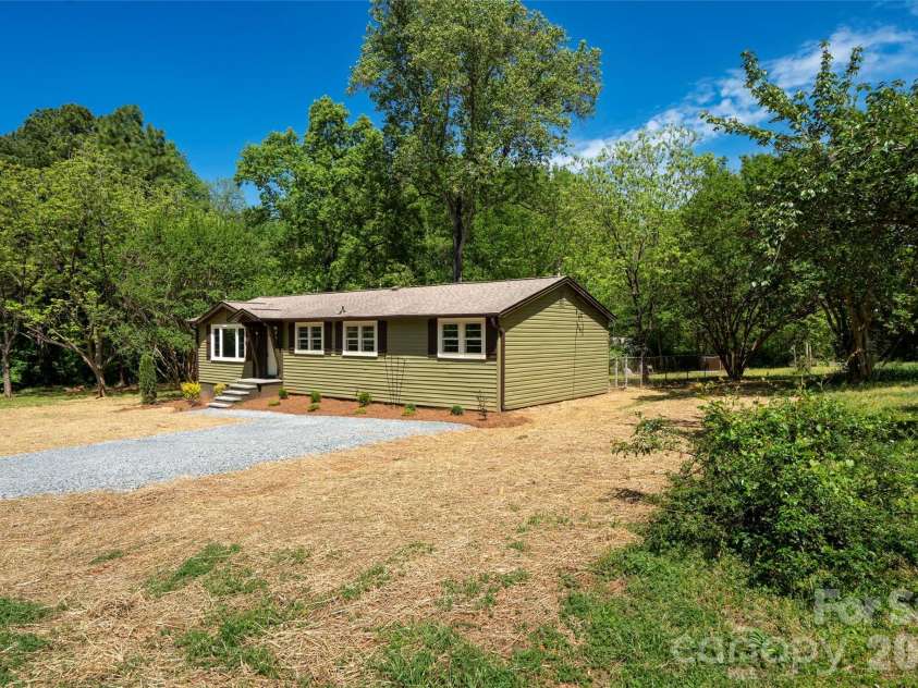 435 Mahaffey Drive, Salisbury, NC 28146.  MLS# CAR4370943, YatesRealty ID 16888. 