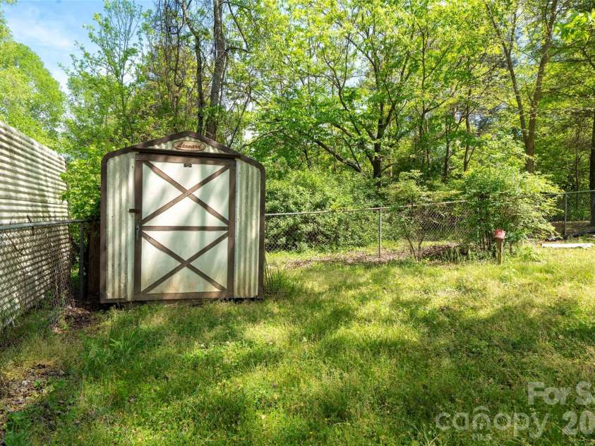 435 Mahaffey Drive, Salisbury, NC 28146.  MLS# CAR4370943, YatesRealty ID 16888. 