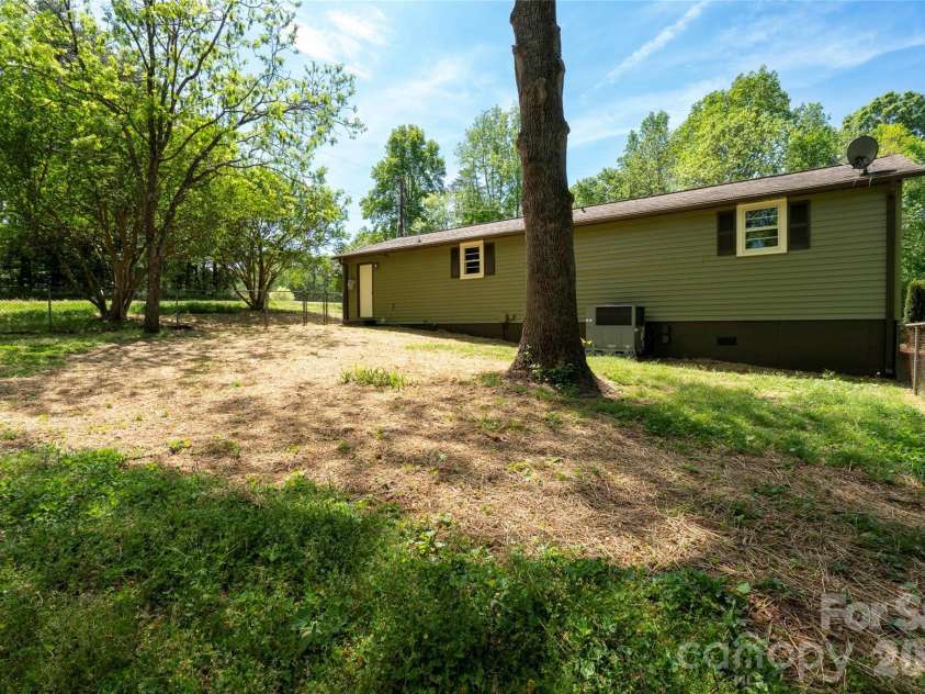 435 Mahaffey Drive, Salisbury, NC 28146.  MLS# CAR4370943, YatesRealty ID 16888. 