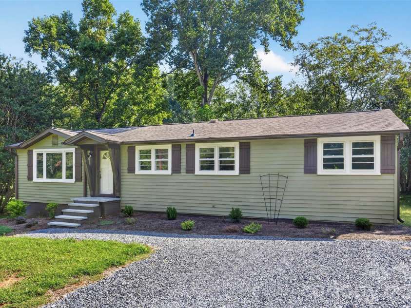 435 Mahaffey Drive, Salisbury, NC 28146.  MLS# CAR4421848, YatesRealty ID 16888. 