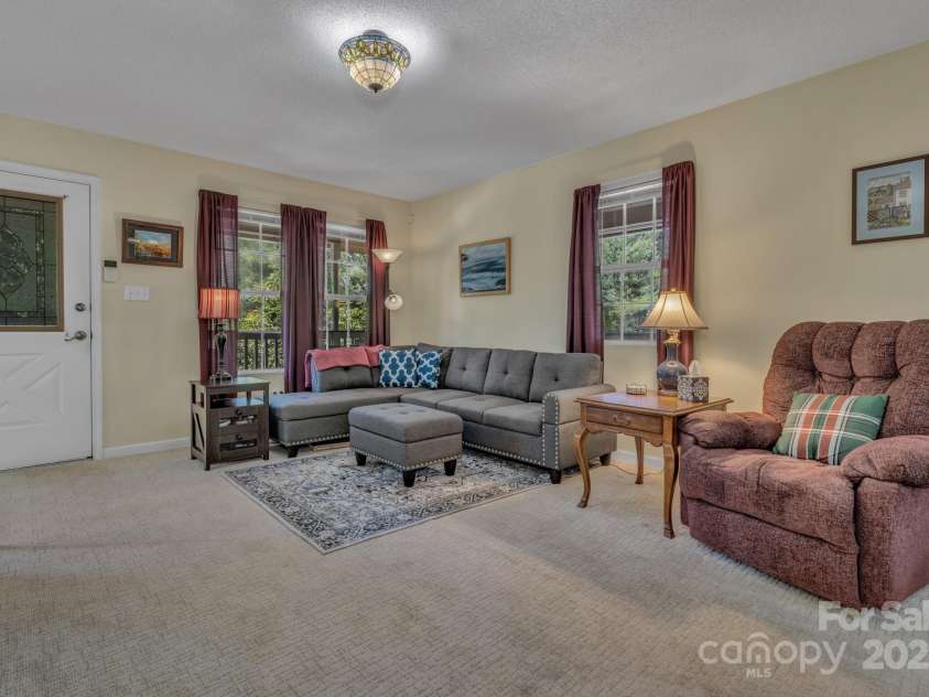 619 Beaverdam Road, Asheville, NC 28804.  MLS# CAR4261133, YatesRealty ID 16888. 