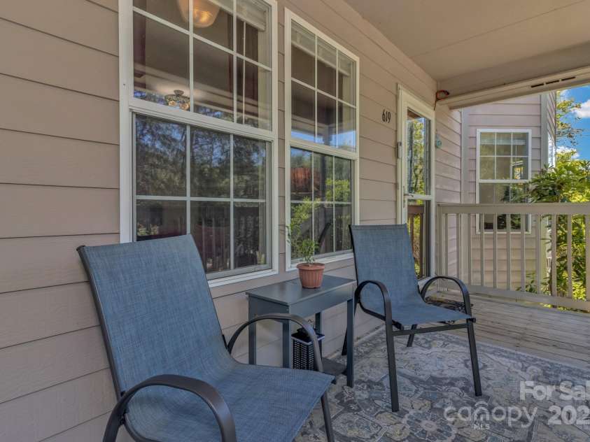 619 Beaverdam Road, Asheville, NC 28804.  MLS# CAR4261133, YatesRealty ID 16888. 