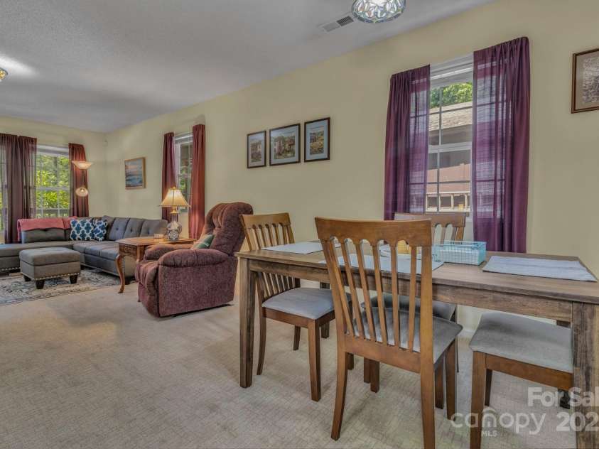619 Beaverdam Road, Asheville, NC 28804.  MLS# CAR4261133, YatesRealty ID 16888. 