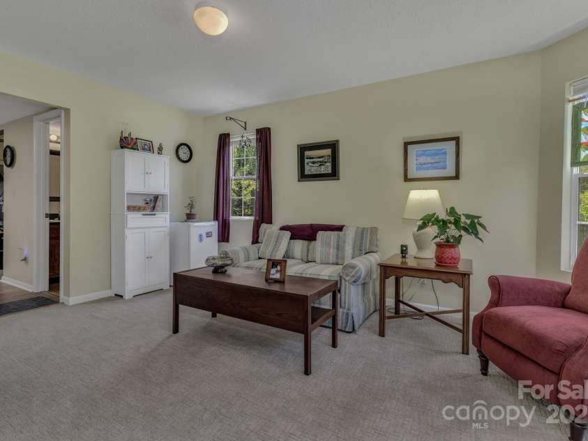 619 Beaverdam Road, Asheville, NC 28804.  MLS# CAR4261133, YatesRealty ID 16888. 