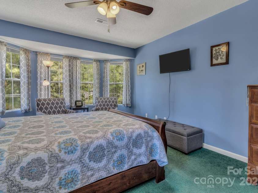 619 Beaverdam Road, Asheville, NC 28804.  MLS# CAR4261133, YatesRealty ID 16888. 