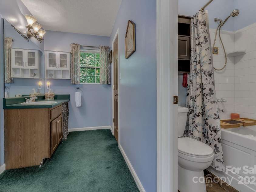 619 Beaverdam Road, Asheville, NC 28804.  MLS# CAR4261133, YatesRealty ID 16888. 