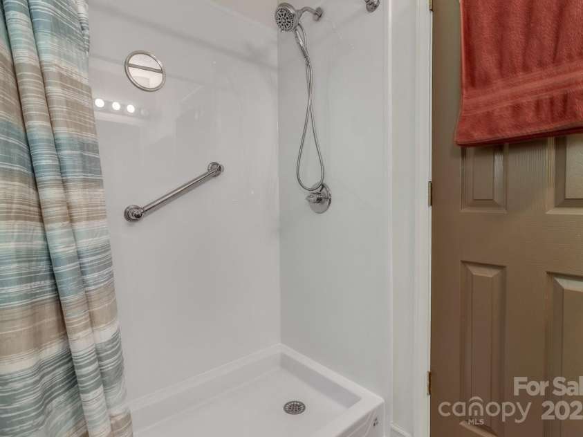 619 Beaverdam Road, Asheville, NC 28804.  MLS# CAR4261133, YatesRealty ID 16888. 