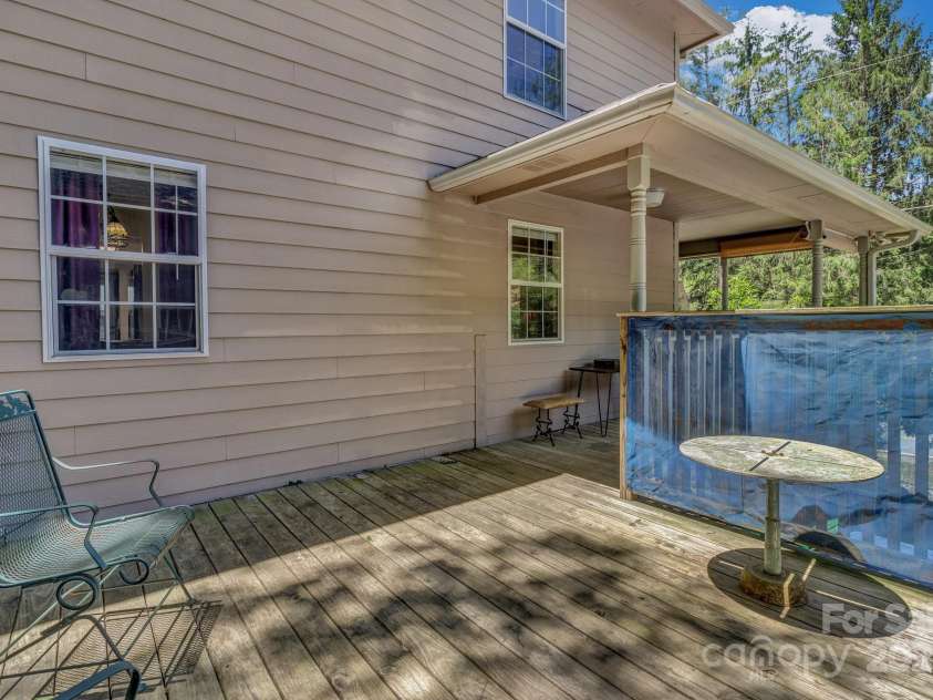 619 Beaverdam Road, Asheville, NC 28804.  MLS# CAR4261133, YatesRealty ID 16888. 