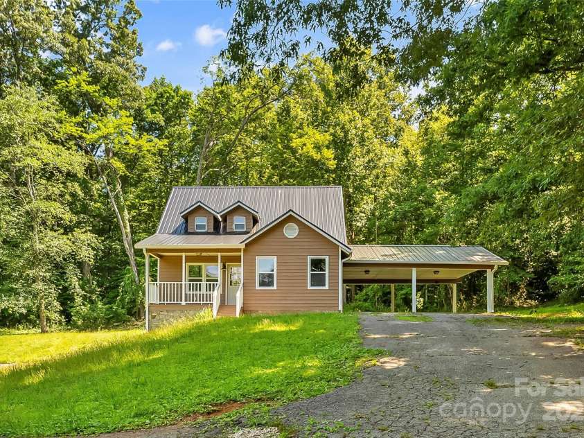 2126 Kincaid Hill Road, Lenoir, NC 28645.  MLS# CAR4266603, YatesRealty ID 16889. 