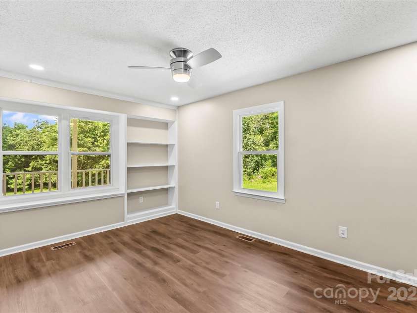 2126 Kincaid Hill Road, Lenoir, NC 28645.  MLS# CAR4266603, YatesRealty ID 16889. 