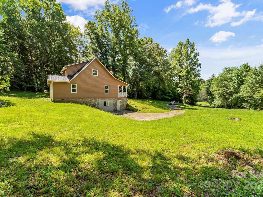 2126 Kincaid Hill Road, Lenoir, NC 28645.  MLS# CAR4266603, YatesRealty ID 16889. 