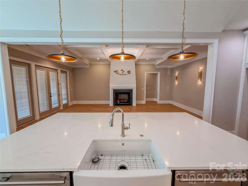 4822 Walker Road, Charlotte, NC 28211.  MLS# CAR4360360, YatesRealty ID 16890. 