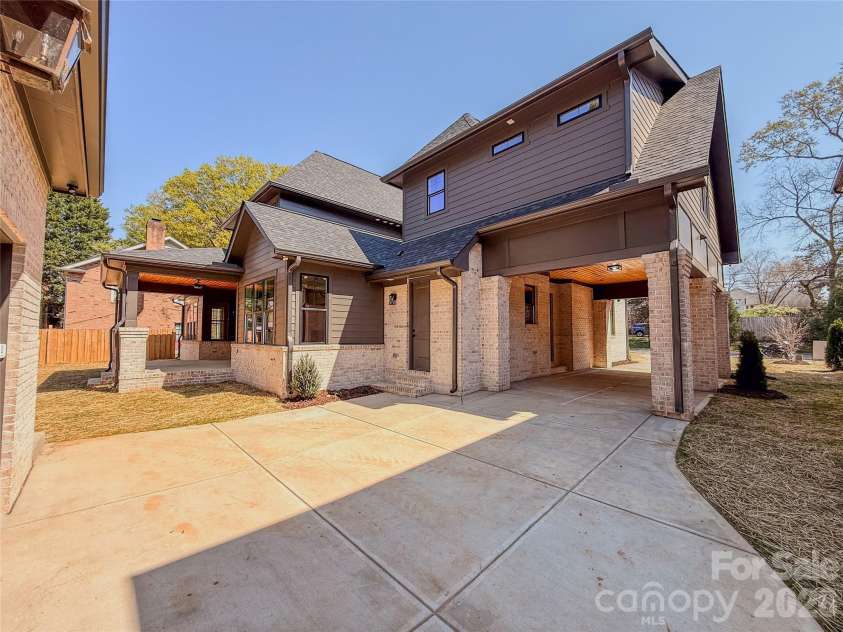 4822 Walker Road, Charlotte, NC 28211.  MLS# CAR4360360, YatesRealty ID 16890. 
