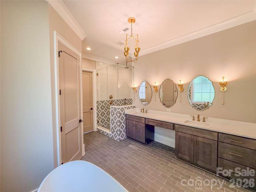 4822 Walker Road, Charlotte, NC 28211.  MLS# CAR4360360, YatesRealty ID 16890. Primary Bathroom