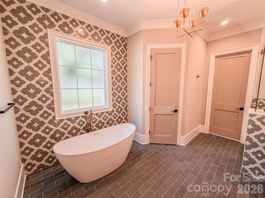 4822 Walker Road, Charlotte, NC 28211.  MLS# CAR4360360, YatesRealty ID 16890. Primary Bathroom