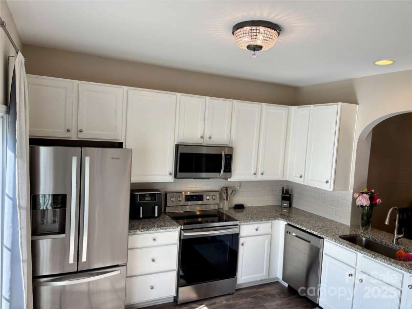 1139 Drummond Lane, Matthews, NC 28104.  MLS# CAR4258939, YatesRealty ID 16891. 