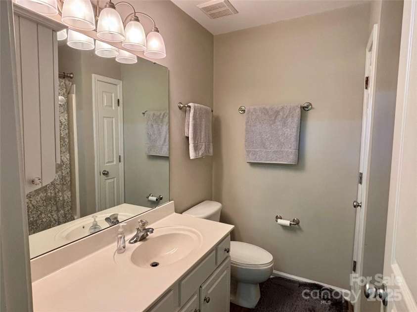 1139 Drummond Lane, Matthews, NC 28104.  MLS# CAR4258939, YatesRealty ID 16891. 