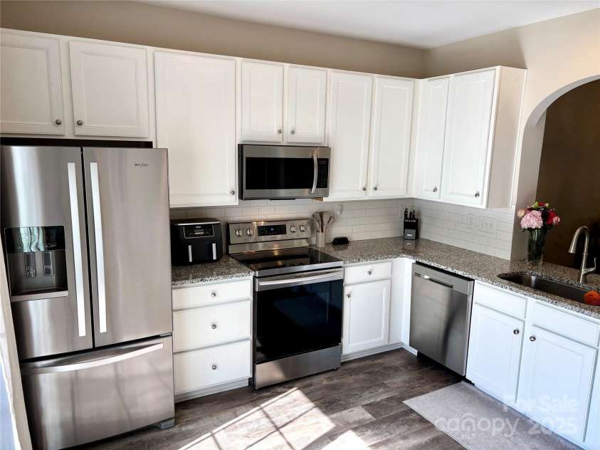 1139 Drummond Lane, Matthews, NC 28104.  MLS# CAR4258939, YatesRealty ID 16891. 