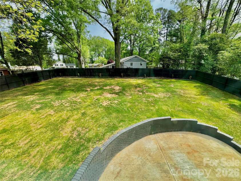 5635 Ruth Drive, Charlotte, NC 28215.  MLS# CAR4398288, YatesRealty ID 16891. 