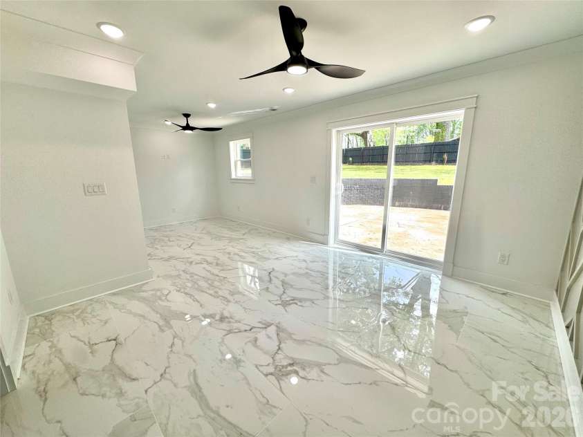 5635 Ruth Drive, Charlotte, NC 28215.  MLS# CAR4398288, YatesRealty ID 16891. 