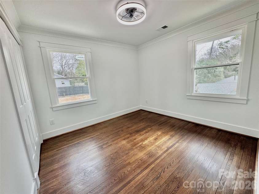 5635 Ruth Drive, Charlotte, NC 28215.  MLS# CAR4398288, YatesRealty ID 16891. 