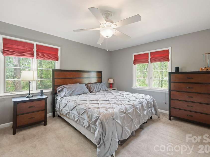 465 28th Avenue Lane, Hickory, NC 28601.  MLS# CAR4365882, YatesRealty ID 16892. 