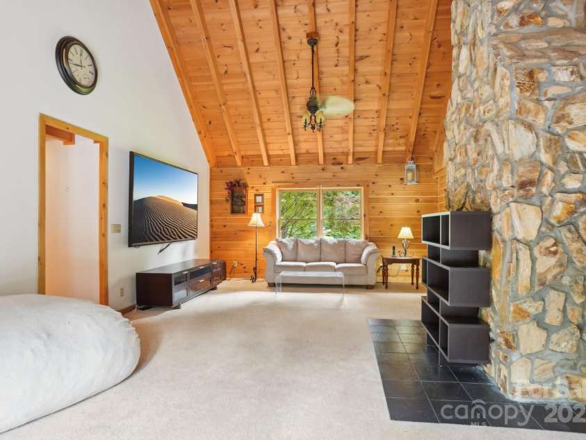 10583 Earnhardt Lake Road, Davidson, NC 28036.  MLS# CAR4245218, YatesRealty ID 16893. 