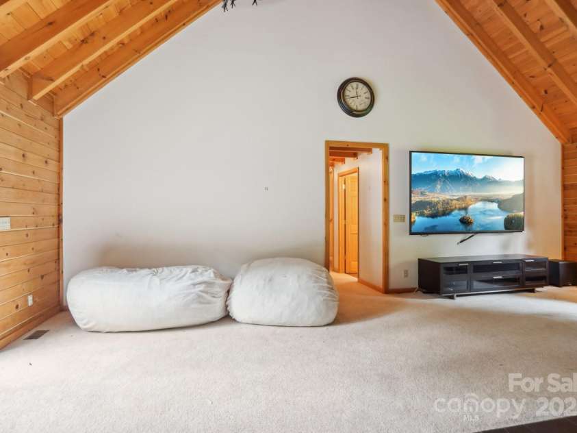 10583 Earnhardt Lake Road, Davidson, NC 28036.  MLS# CAR4245218, YatesRealty ID 16893. 