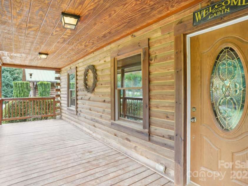 10583 Earnhardt Lake Road, Davidson, NC 28036.  MLS# CAR4245218, YatesRealty ID 16893. 