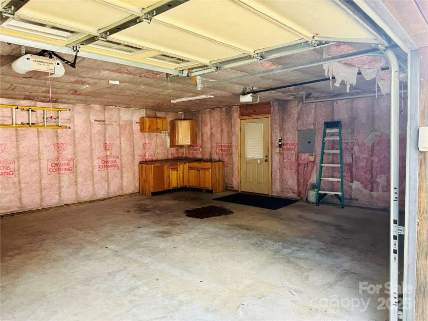 10583 Earnhardt Lake Road, Davidson, NC 28036.  MLS# CAR4245218, YatesRealty ID 16893. 