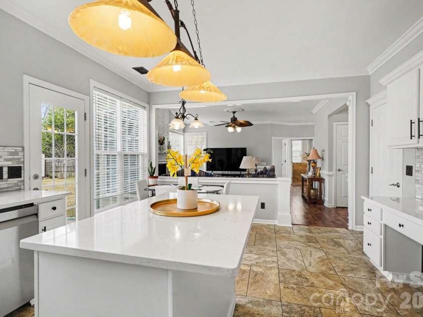 8727 Fieldcroft Drive, Charlotte, NC 28277.  MLS# CAR4362427, YatesRealty ID 16893. 