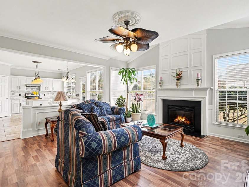 8727 Fieldcroft Drive, Charlotte, NC 28277.  MLS# CAR4362427, YatesRealty ID 16893. 