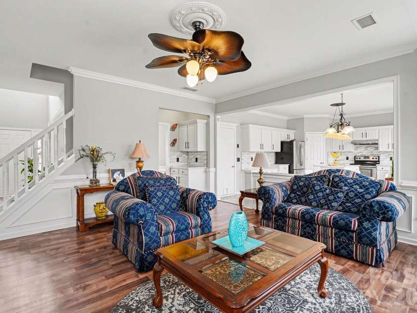 8727 Fieldcroft Drive, Charlotte, NC 28277.  MLS# CAR4362427, YatesRealty ID 16893. 