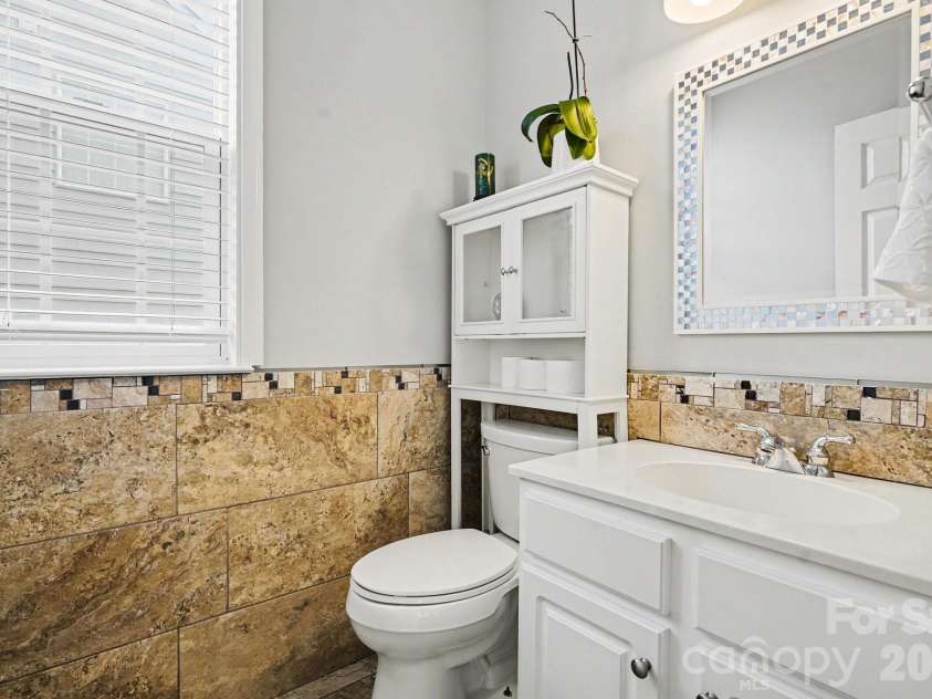 8727 Fieldcroft Drive, Charlotte, NC 28277.  MLS# CAR4362427, YatesRealty ID 16893. 
