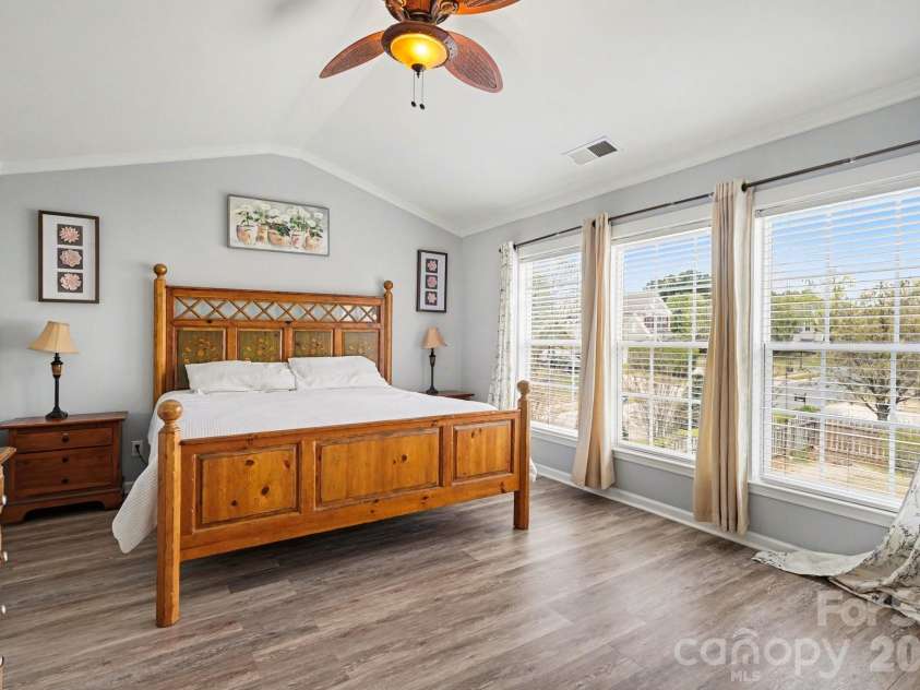 8727 Fieldcroft Drive, Charlotte, NC 28277.  MLS# CAR4362427, YatesRealty ID 16893. 