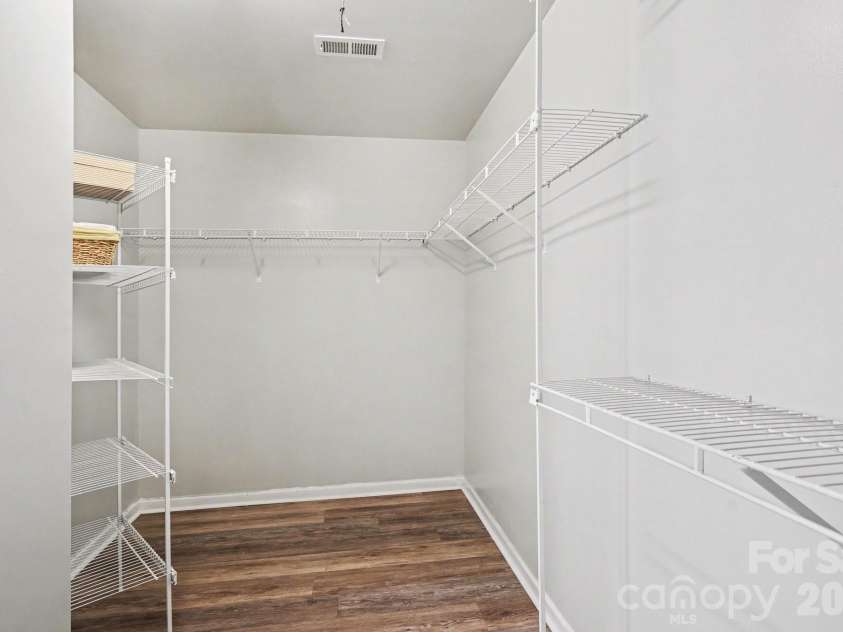 8727 Fieldcroft Drive, Charlotte, NC 28277.  MLS# CAR4362427, YatesRealty ID 16893. 